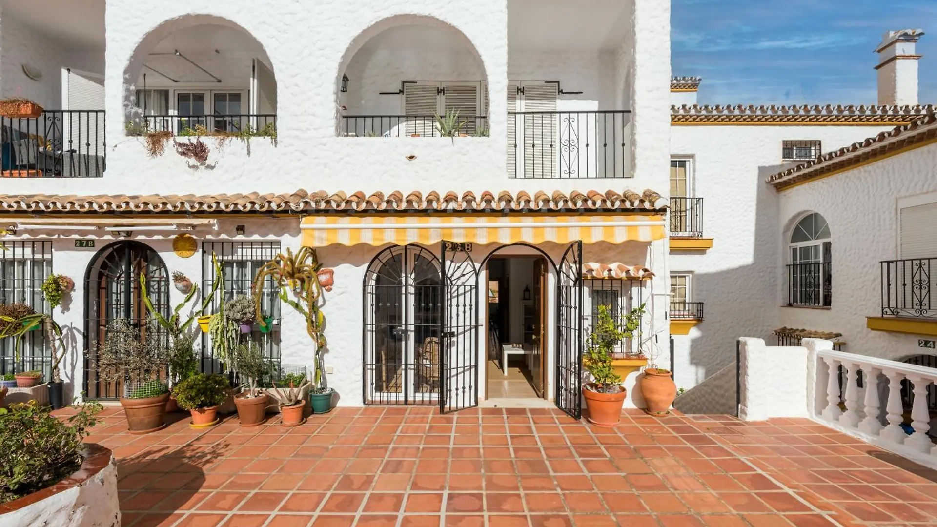 Tio Charles De June - Charming 2 Bedroom Apartment 베날마데나코스타