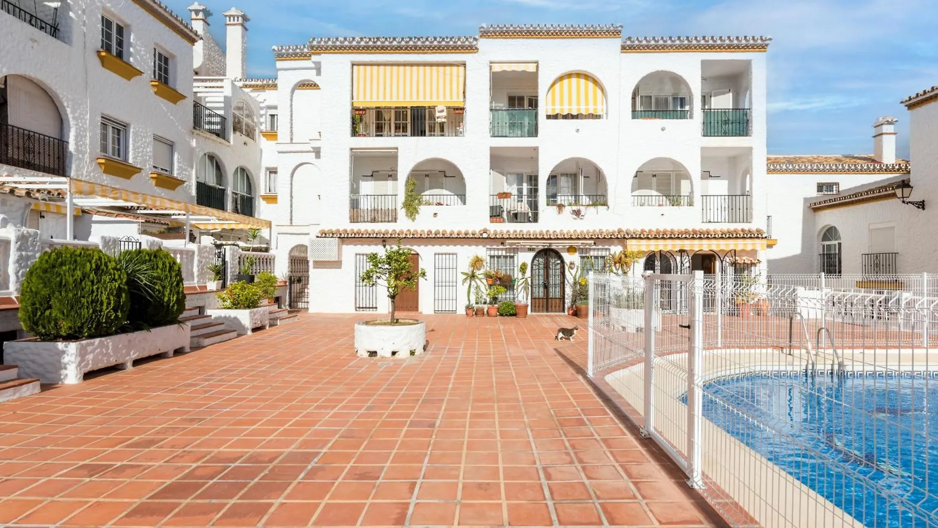 Tio Charles De June - Charming 2 Bedroom Apartment 베날마데나코스타 스페인