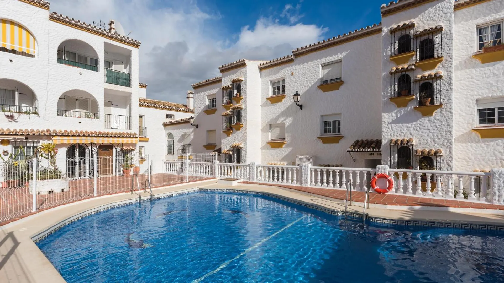 Tio Charles De June - Charming 2 Bedroom Apartment 베날마데나코스타