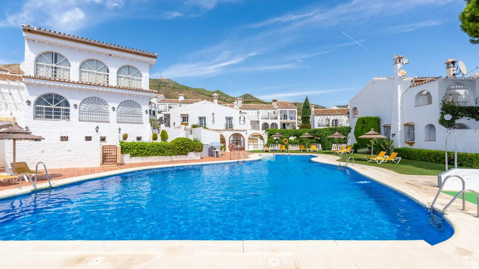 Tio Charles De June - Charming 2 Bedroom Apartment Benalmadena