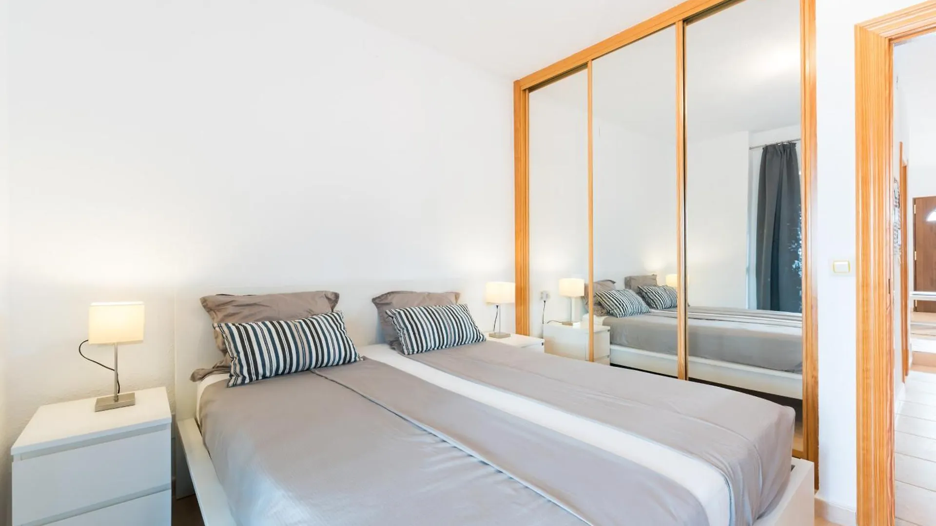 Tio Charles De June - Charming 2 Bedroom Apartment Benalmádena 0*,  Espanha